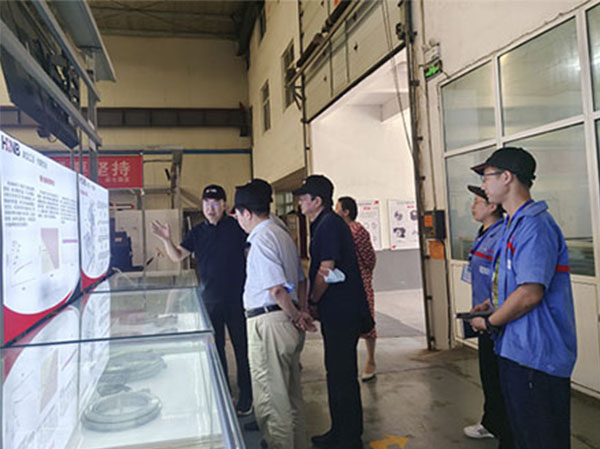 中国轴承工业协会周宇理事长一行莅临洛阳J9九游会集团轴承