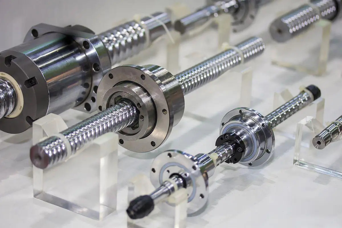 直线轴承可以旋转吗？